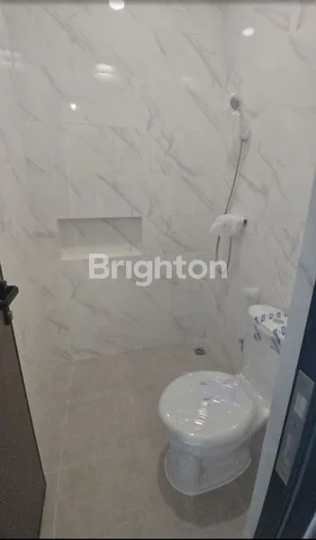 image RUMAH BARU GRESS SIAP HUNI MINIMALIS MODERN BARUK UTARA RUNGKUT MERR UPN 15 MENIT KE GALAXI MALL 10 MENIT KE BANDARA (7)