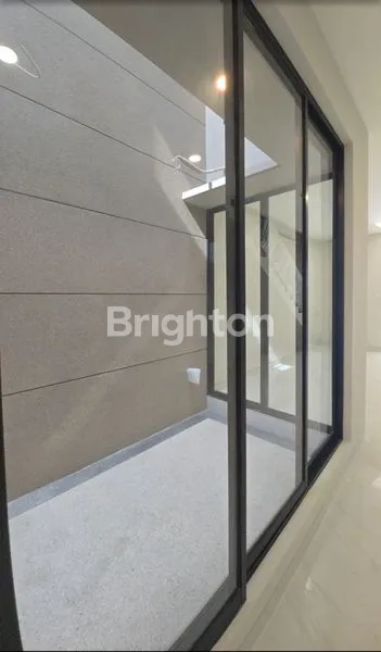 image RUMAH BARU GRESS SIAP HUNI MINIMALIS MODERN BARUK UTARA RUNGKUT MERR UPN 15 MENIT KE GALAXI MALL 10 MENIT KE BANDARA (3)