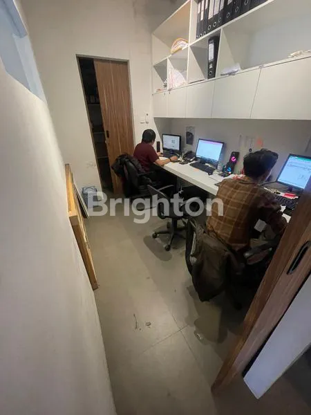 image DISEWAKAN RUANG KREATIF DI CENTRAL BERAWA JL. TEGAL SARI (5)