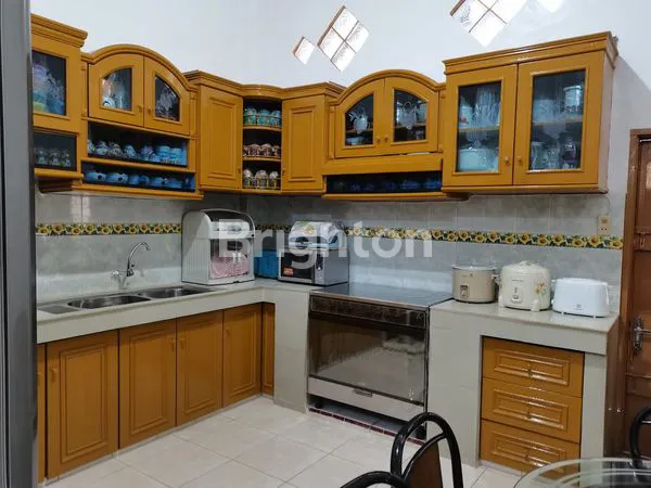 image HUNIAN NYAMAN 3 LANTAI, LOKASI STRATEGIS (3)