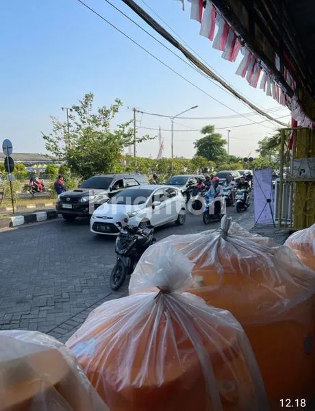 image DISEWAKAN RUMAH / TEMPAT USAHA GKB (2)