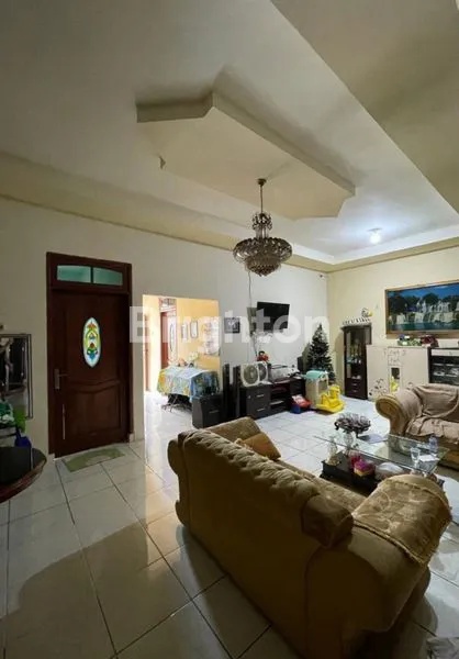 image DISEWAKAN RUMAH / TEMPAT USAHA GKB (3)