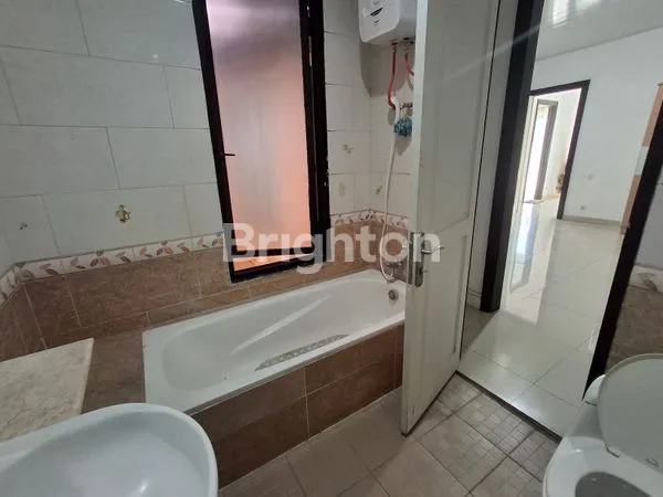 image RUMAH 2 LANTAI SIAP PAKAI DI SEMARANG BARAT (8)