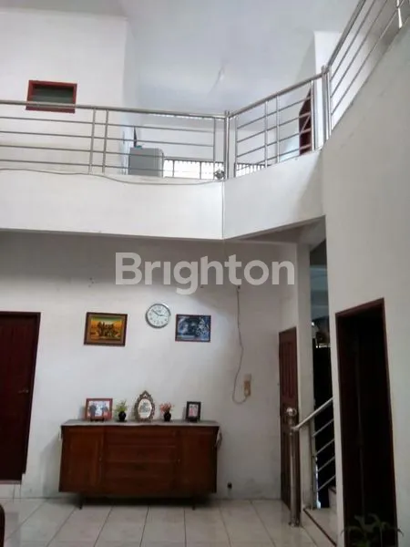 image RUMAH MEWAH MEDAN BARU (5)