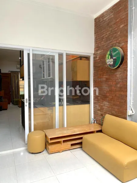 image RUMAH LOKASI PREMIUM JAKSEL DEKAT PONDOK INDAH, DENGAN SWIMMING POOL, DENGAN AFFORDABLE PRICE RP 2,5 MILYAR (4)