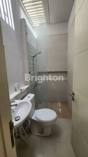 image TOWNHOUSE MEWAH 3 LANTAI DI WISATA BUKIT MAS (3)