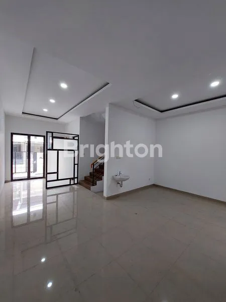 image RUMAH BARU 2 LANTAI KLAMPIS SEMOLO, SURABAYA TIMUR. STRATEGIS DEKAT RAYA MERR DHARMAHUSADA INDAH - KERTAJAYA INDAH - HOKKY BUAH SUPERMARKET - GALAXY MALL - KAMPUS ITS - KAMPUS UNAIR - MANYAR KERTOARJO - KLAMPIS JAYA, DLL. (4)