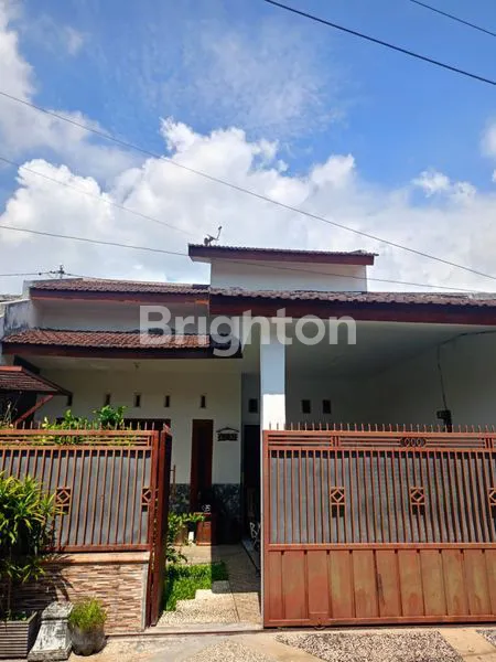 image RUMAH SIAP HUNI DENGAN LOKASI STRATEGIS DI KAWASAN FAVORIT  SAWOJAJAR - MALANG (1)