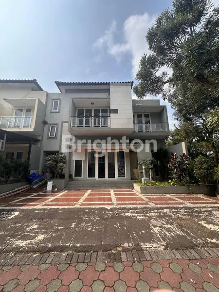 RUMAH KANTOR 2 LANTAI SEMI FURNISHED DI CIGADUNG GREENLAND, CIBEUNYING