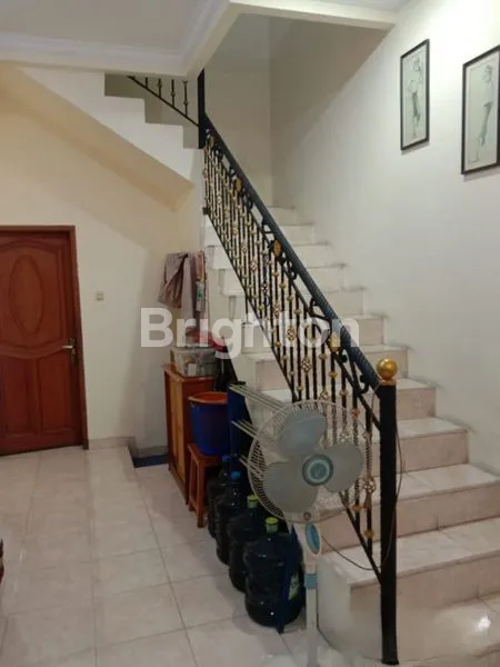 image RUMAH 2½ LANTAI DI KOSAMBI BARU CENGKARENG JAKARTA BARAT  (5)