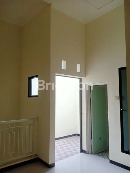 image HUNIAN NYAMAN 2 LANTAI DEKAT UPN SURABAYA (2)