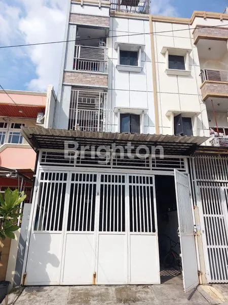 image RUMAH JELAMBAR MADYA KAVLING POLRI 4,5 X 18 NON FURNISH 4 LANTAI SHM UTARA (1)