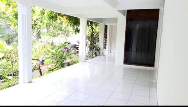 image RUMAH KEMANG JAKSEL HARGA MIRING -  BEBAS BANJIR - 4 MENIT WALKING DISTANCE KE MCDONALD KEMANG SERTA AREA KULINER (2)