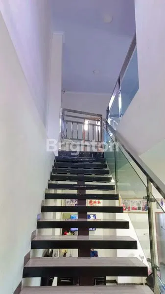 image RUMAH SIAP HUNI 3 LANTAI TELUK GONG (5)