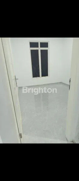 image KOMPLEK D THAMES P BARIS (3)