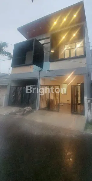 image RUMAH BARU GRESS 2 LANTAI SURABAYA TIMUR LOKASI STRATEGIS DEKAT MERR BANDARA JUANDA (1)