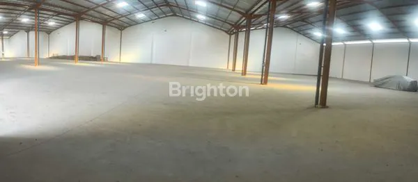 image BANGUNAN GRESS TENGAH KOTA (4)