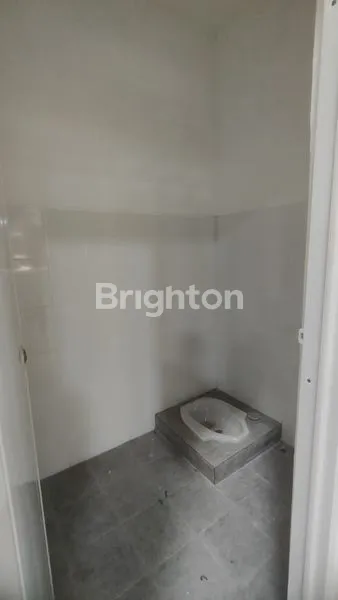 image BANGUNAN GRESS TENGAH KOTA (5)