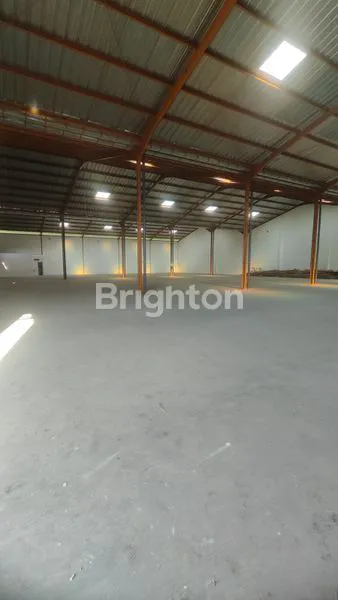 image BANGUNAN GRESS TENGAH KOTA (3)