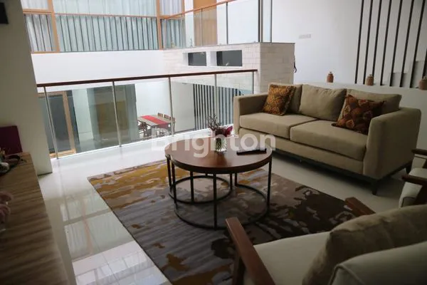 image TOWNHOUSE 2 LANTAI FULL FURNISHED + PRIVATE POOL DI CILANDAK, JAKARTA SELATAN  (3)
