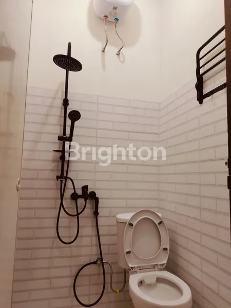 image RUMAH LAMA BARU RENOV WISMA MUKTI 1,5 M SAJA (3)