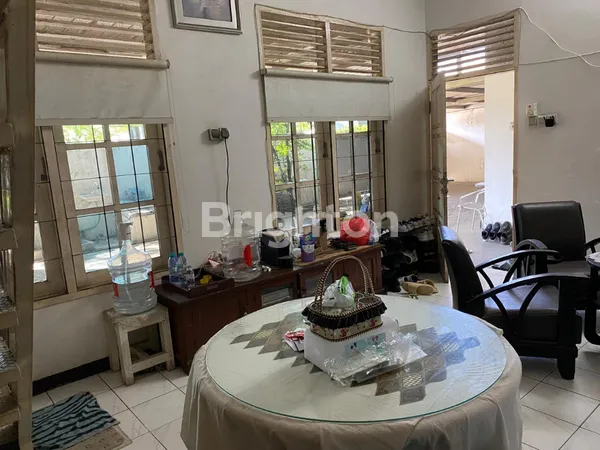 image RUMAH LUAS BONUS LAPANGAN INDOOR BADMINTON WISMA MUKTI (4)