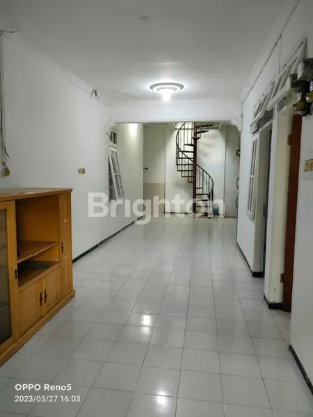 image RUMAH SIAP HUNI DEKAT UNIVERSITAS PETRA (3)