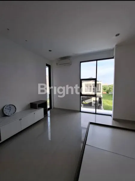 image RUMAH SIAP HUNI MINIMALIS PALM BEACH PAKUWON CITY (4)