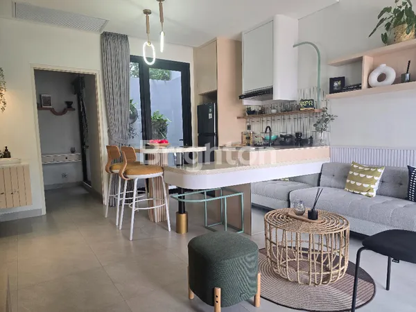 image RUMAH MEWAH 4 KAMAR TIDUR AREA BSD TANGSEL (5)