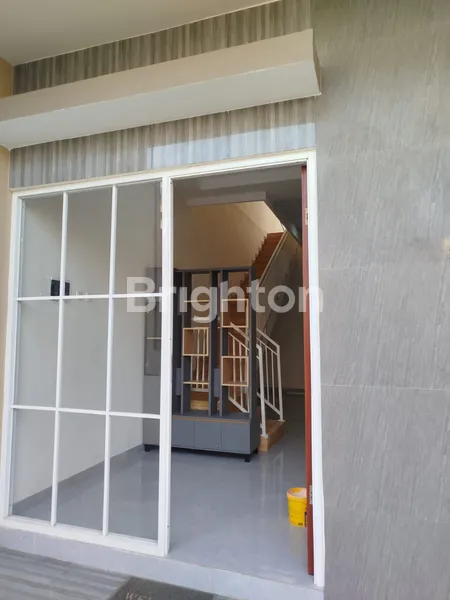 image RUMAH BARU 2 LANTAI MINIMALIS MODERN KAMAR 3+1 DI MULYOSARI HANYA 1,675 M NEGO - LOKASI STRATEGIS DEKAT SUTOREJO, PAKUWON CITY, SUKOLILO, WISMA PERMAI, DHARMAHUSADA, GALAXY MALL, ITS, DLL (3)