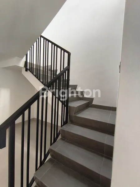 image RUMAH BARU SIAP HUNI , 2 LANTAI MERUYA  (3)