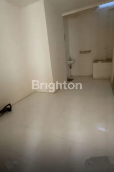 image RUKO 3 LANTAI LOKASI STRATEGIS DEKAT PAKUWON CITY GALAXY MALL KERTAJAYA MANYAR DHARMAHUSADA MERR KERTAJAYA ITS UNAIR KLAMPIS (6)