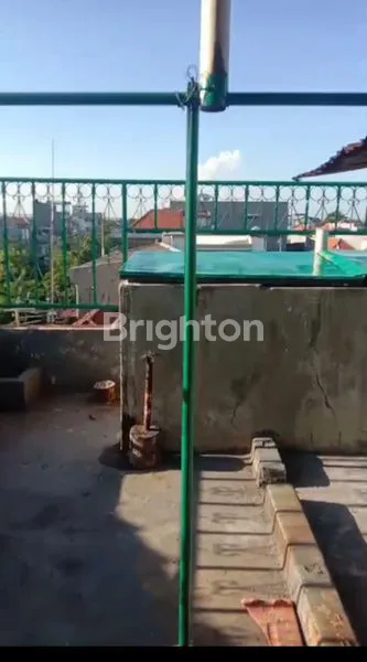 image RUKO 3,5 LT LEBAR 10 M SIAP PAKAI SANGAT COCOK UNTUK INVESTASI BISNIS YANG MENGUNTUNGKAN DIAREA YANG RAMAI DEPAN JALAN KEMBAR DISIMOKERTO DEKAT DENGAN KAPASAN KENJERAN PERAK (7)