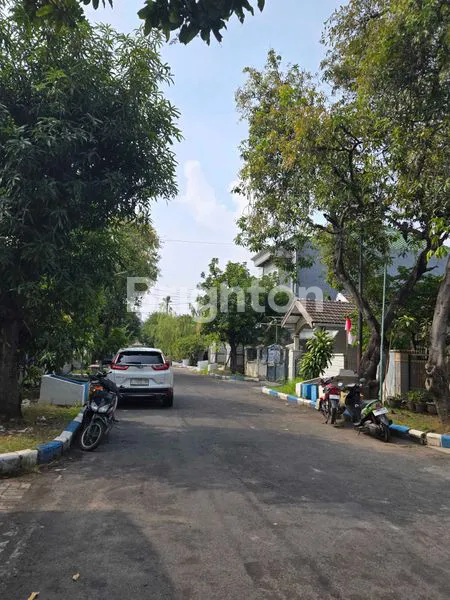 image NEW GRESS MODERN MINIMALIS BARUK 2 LANTAI WITH INNER GARDEN (8)