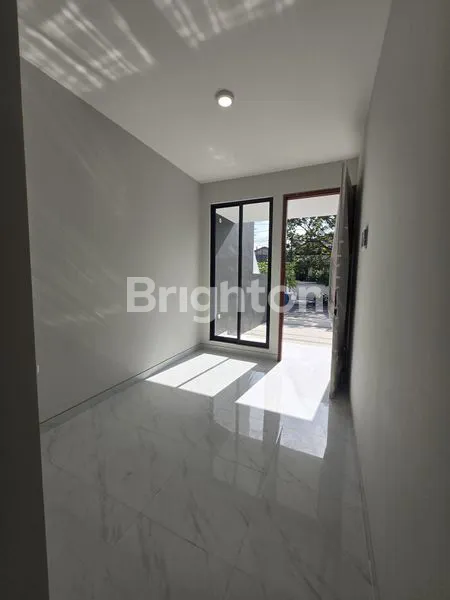 image NEW GRESS MODERN MINIMALIS BARUK 2 LANTAI WITH INNER GARDEN (4)