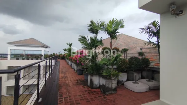 image PREMIUM SKY BAR LANTIS 4 - VIEW SAMUDERA & JALAN TOL BALI DI ATAS LAUT (8)