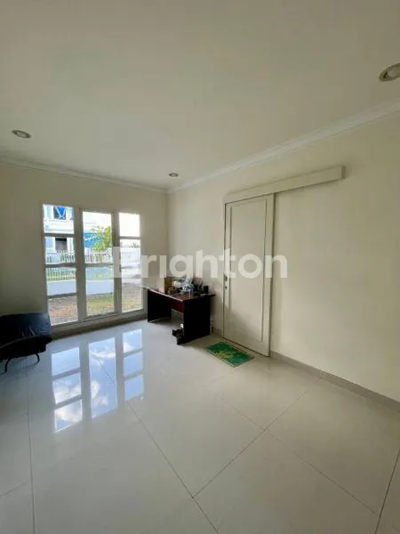 image RUMAH MEWAH 2 LANTAI PURI GALAXY, SURABAYA TIMUR. DEKAT ARAYA - KAMPUS ITS | HANG TUAH - RAYA ARIEF RAHMAN HAKIM - KERTAJAYA INDAH - PAKUWON CITY - GALAXY MALL - DLL. (7)