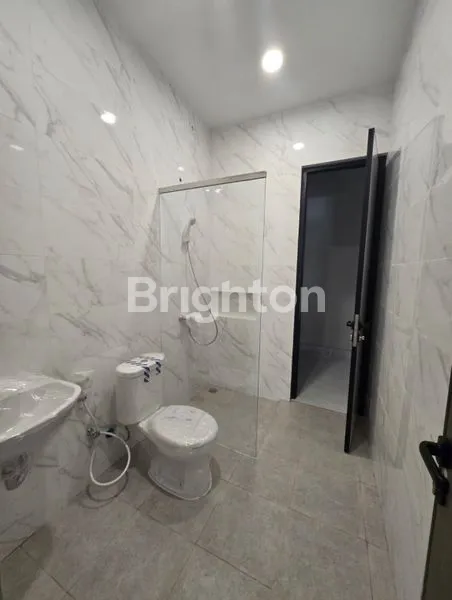 image RUMAH 2 LANTAI BARUK UTARA, 4 KT, SHM (6)