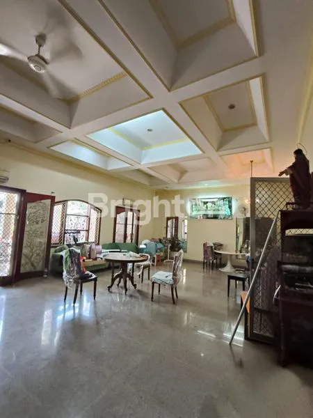 image RUMAH 2 1/2 LANTAI KAYU PUTIH RAWAMANGUN JAKARTA TIMUR (4)