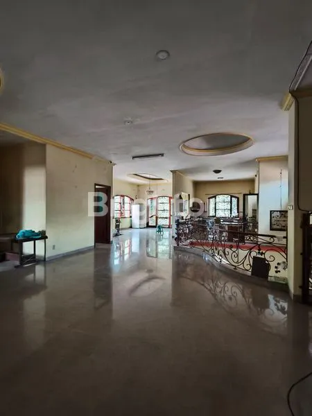 image RUMAH 2 1/2 LANTAI KAYU PUTIH RAWAMANGUN JAKARTA TIMUR (5)