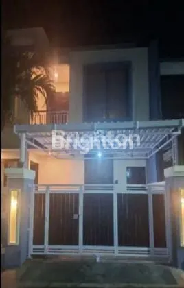 image RUMAH TINGGAL 2 LANTAI SEMI FURNISHED SIAP HUNI DITENGAH KOTA DENPASAR LOKASI STRATEGIS DEKAT DENGAN MALL,SEKOLAH,RS ,DAN TEMPAT KULINERAN DI AREA RENON DENPASAR SELATAN  (5)