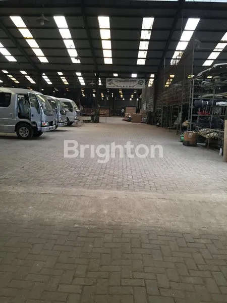 image BANGUNAN PABRIK EKS KAROSERI MOBIL DI JALAN RAYA SERANG, CIKUPA, TANGERANG. (6)