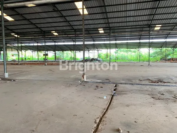 image BANGUNAN PABRIK EKS KAROSERI MOBIL DI JALAN RAYA SERANG, CIKUPA, TANGERANG. (3)