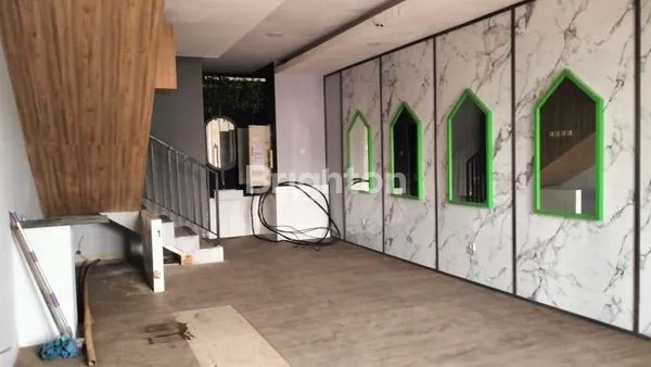 image GAS POL RUKO 3 LANTAI SIAP HUNI DI JALAN MAJAPAHIT (3)