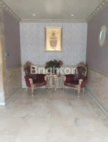 image RUMAH MEWAH 3 LANTAI ESSENCE PARK JATICEMPAKA – BEKASI DEKAT TOL & LRT (4)