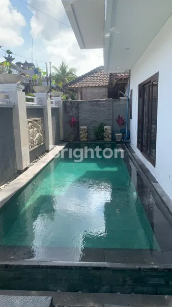 image RUMAH HOEK 2 LANTAI+ ROOFTOP SIAP HUNI DI KOMPLEKS HUNIAN TAMAN GRIYA JIMBARAN, BALI (8)