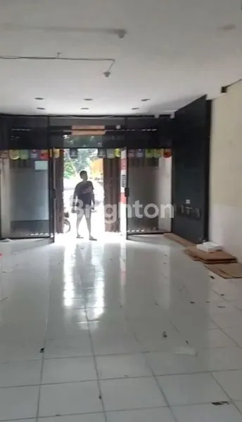 image RUKO 2LT SIAP PAKAI DIAREA STRATEGIS COCOK UNTUK KANTOR EKSPEDISI, APOTIK, KLINIK, CAFE DLL DI KUSUMA BANGSA SURABAYA (3)