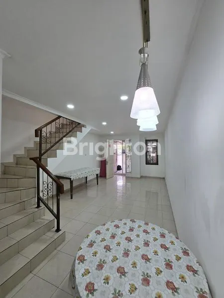 image RUMAH 2 LANTAI GADING ARCADIA SIAP HUNI LOKASI STRATEGIS (3)