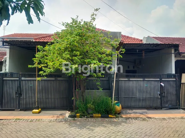 image RUMAH 1.5 LANTAI LOKASI STRATEGIS BEBAS BANJIR DI KUTISARI INDAH (1)