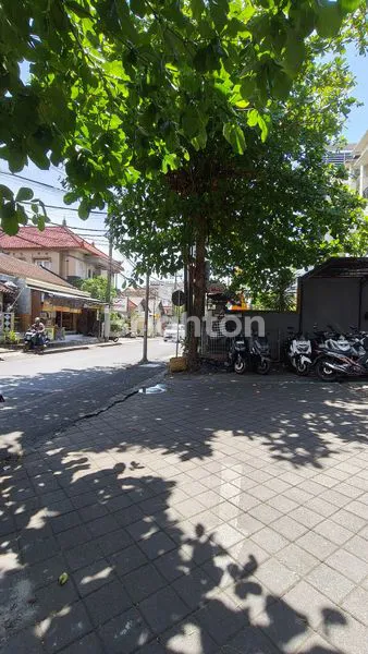 image RUKO 3 LANTAI STRATEGIS DI JALAN KALIANGET KUTA (4)